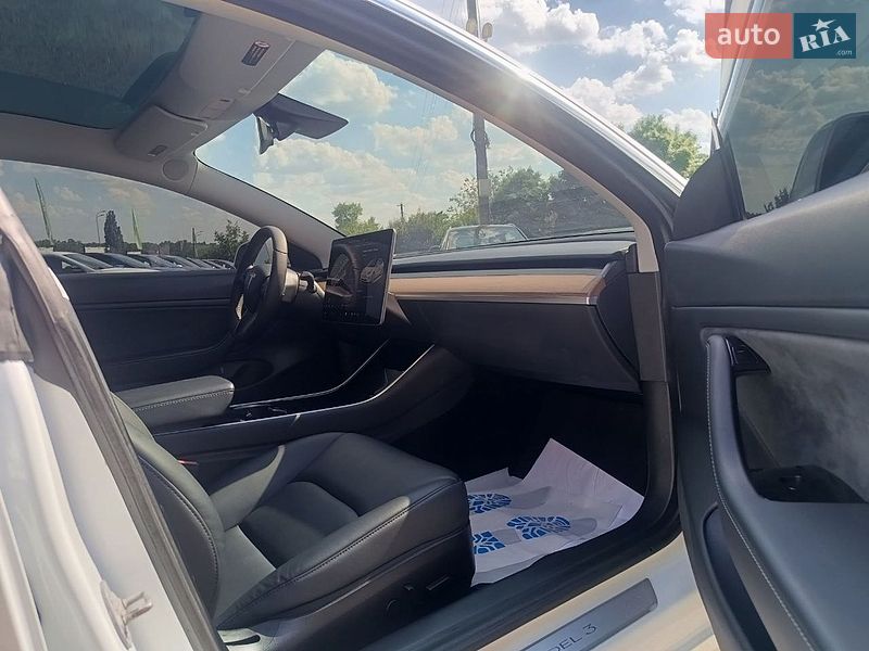 Седан Tesla Model 3 2019 в Казатине фото 9 Седан Tesla Model 3 2019 в Казатине