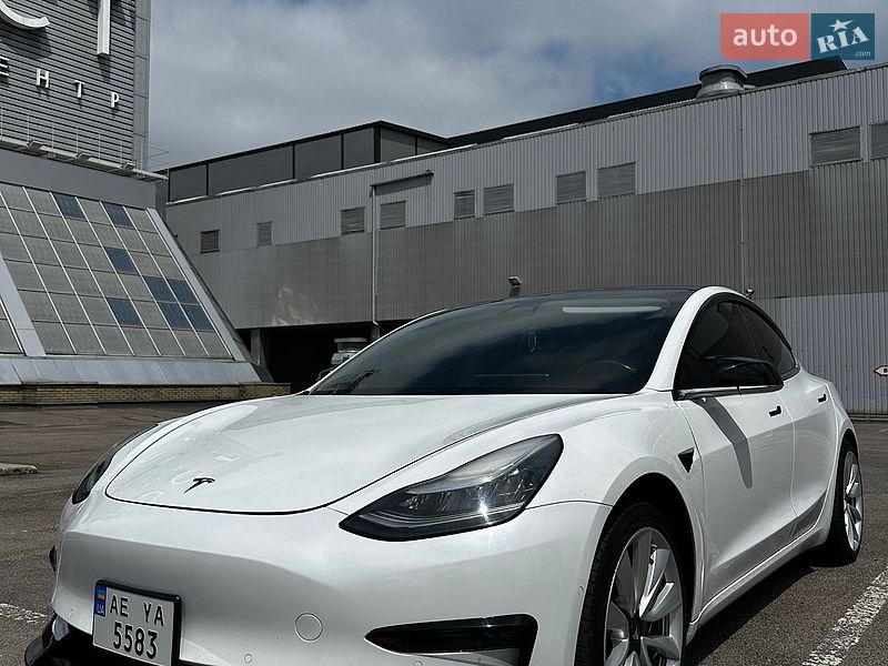 Седан Tesla Model 3 2018 в Днепре