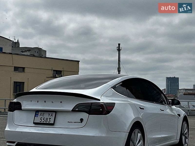 Седан Tesla Model 3 2018 в Днепре