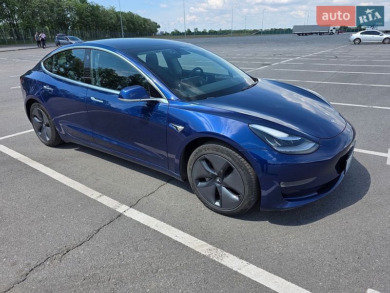 Седан Tesla Model 3 2019 в Дніпрі