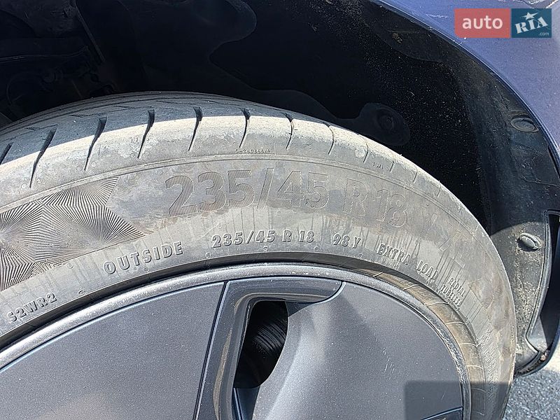 Седан Tesla Model 3 2019 в Дніпрі