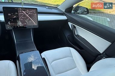 Седан Tesla Model 3 2019 в Киеве