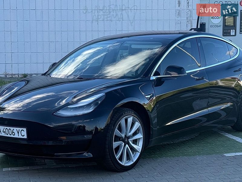 Седан Tesla Model 3 2019 в Киеве
