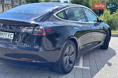 Седан Tesla Model 3 2018 в Львові