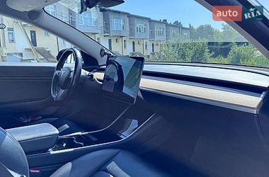 Седан Tesla Model 3 2018 в Львові