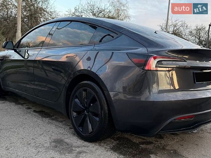 Седан Tesla Model 3 2024 в Киеве