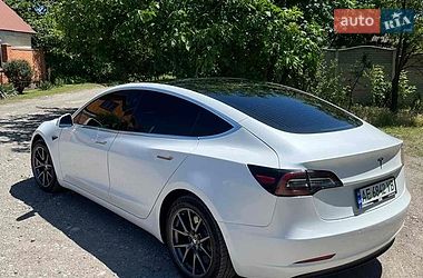 Седан Tesla Model 3 2020 в Днепре