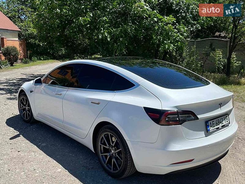 Седан Tesla Model 3 2020 в Днепре