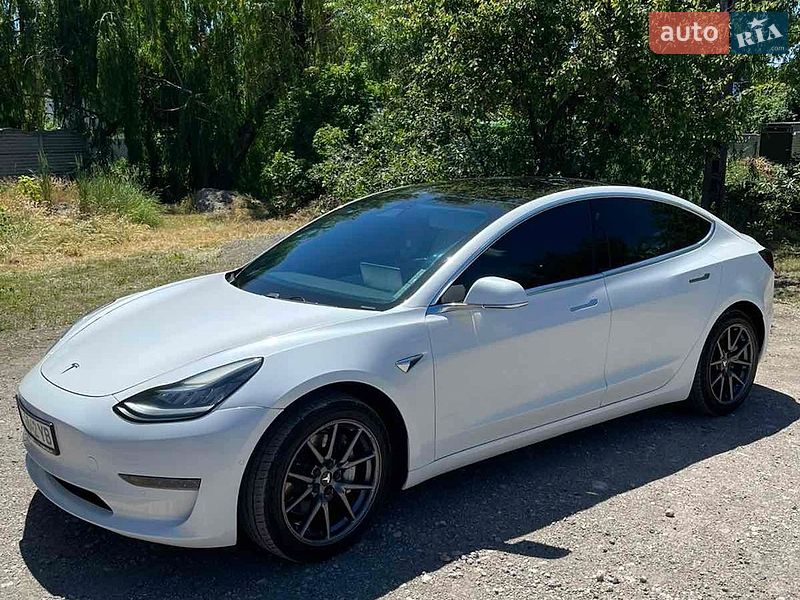 Tesla Model 3 2020