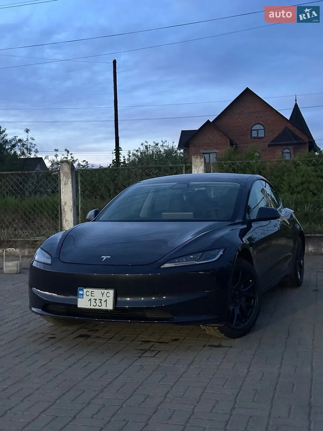 2025 Tesla Model 3 - фото 1