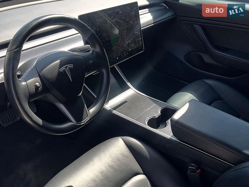 Седан Tesla Model 3 2018 в Киеве