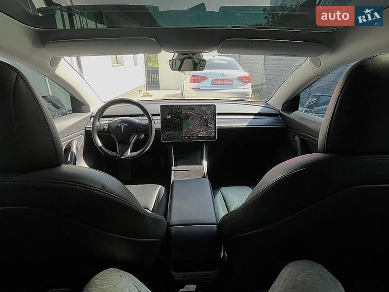 Седан Tesla Model 3 2018 в Киеве