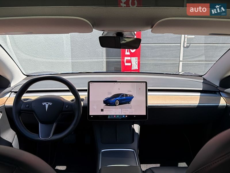 Седан Tesla Model 3 2022 в Киеве