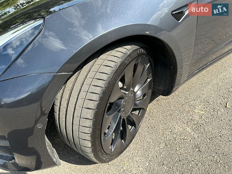 Седан Tesla Model 3 2022 в Харкові