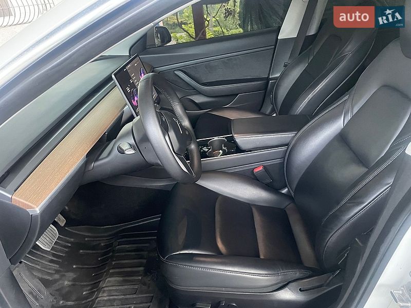 Седан Tesla Model 3 2019 в Каменском