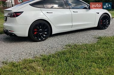 Седан Tesla Model 3 2021 в Житомире
