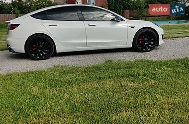 Седан Tesla Model 3 2021 в Житомире