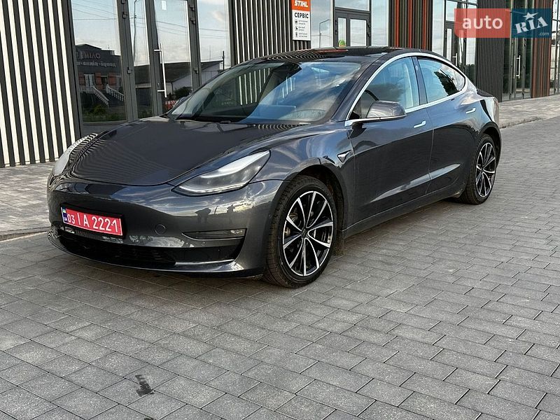 Седан Tesla Model 3 2019 в Киеве фото 3 Седан Tesla Model 3 2019 в Киеве