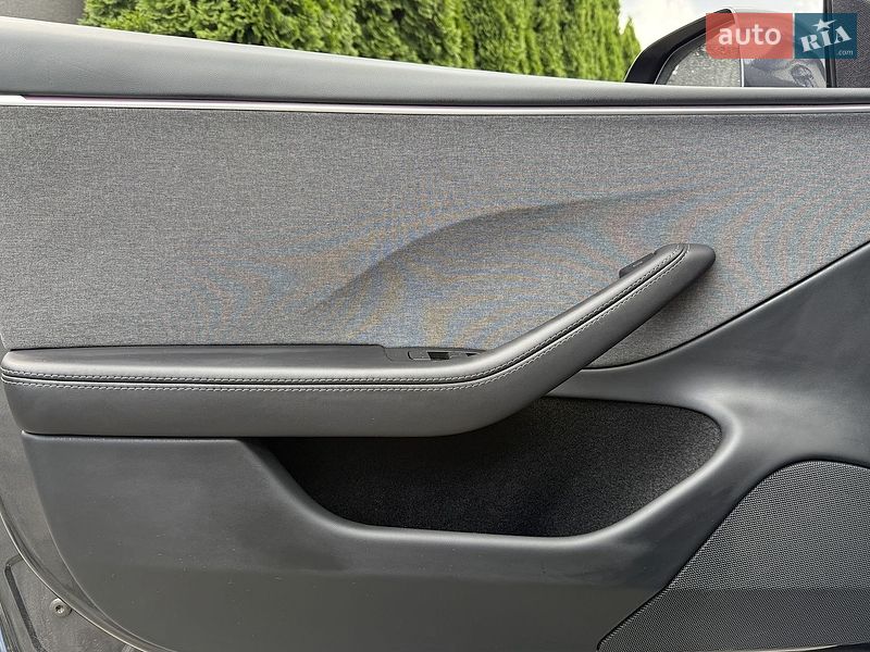 Седан Tesla Model 3 2025 в Коломиї