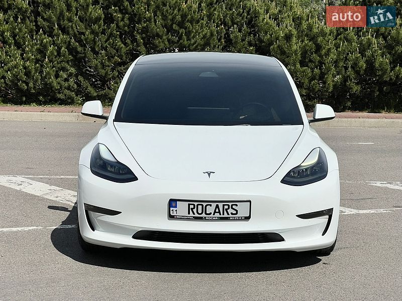 Седан Tesla Model 3 2022 в Киеве