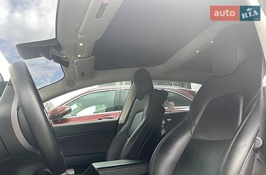 Седан Tesla Model 3 2019 в Львове