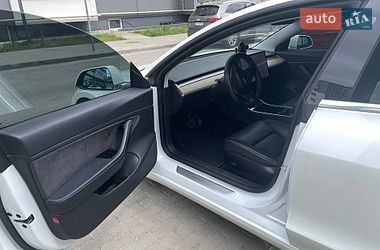 Седан Tesla Model 3 2019 в Львове