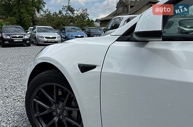 Седан Tesla Model 3 2023 в Стрые