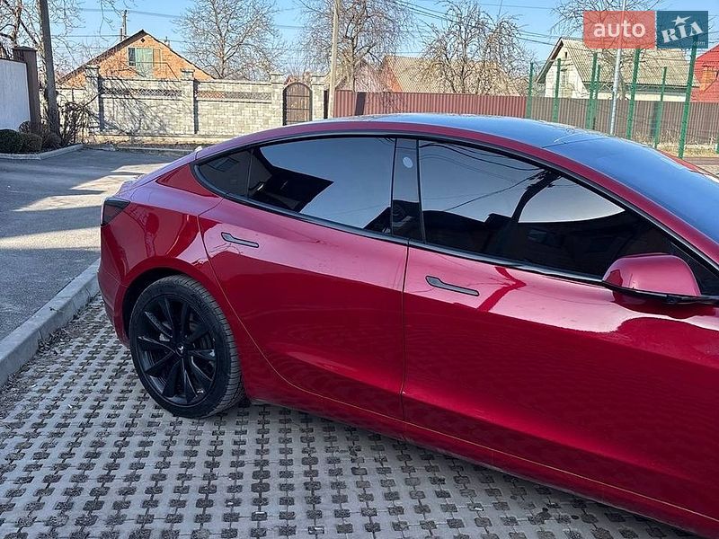 Седан Tesla Model 3 2020 в Виннице