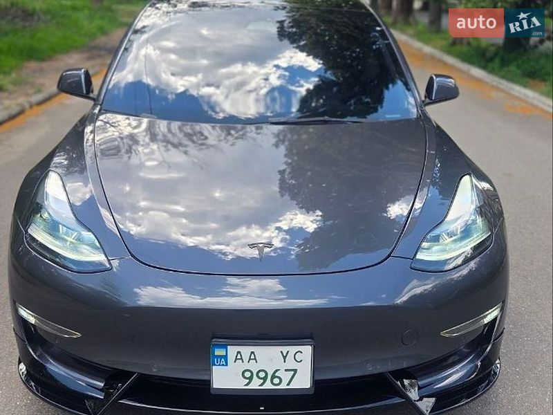 Tesla Model 3 2022