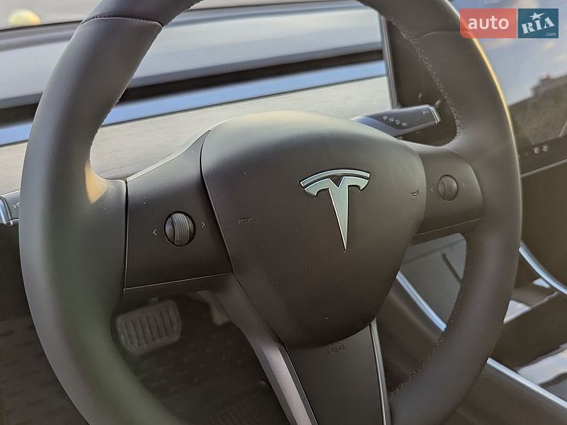Седан Tesla Model 3 2020 в Киеве фото 7 Седан Tesla Model 3 2020 в Киеве