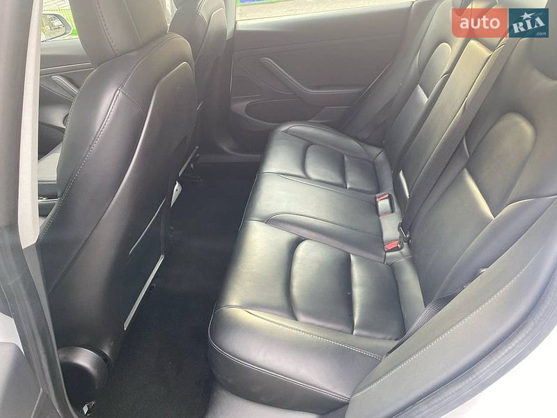 Седан Tesla Model 3 2020 в Днепре