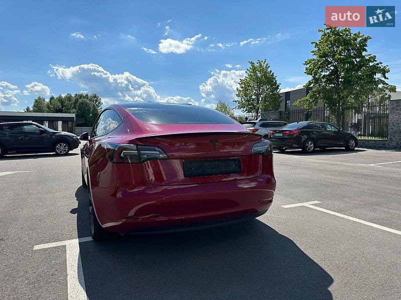 Седан Tesla Model 3 2019 в Киеве