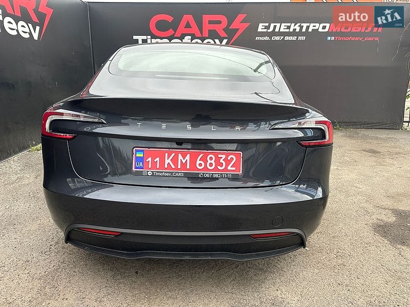 Седан Tesla Model 3 2025 в Киеве