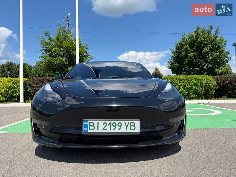 Седан Tesla Model 3 2021 в Полтаві