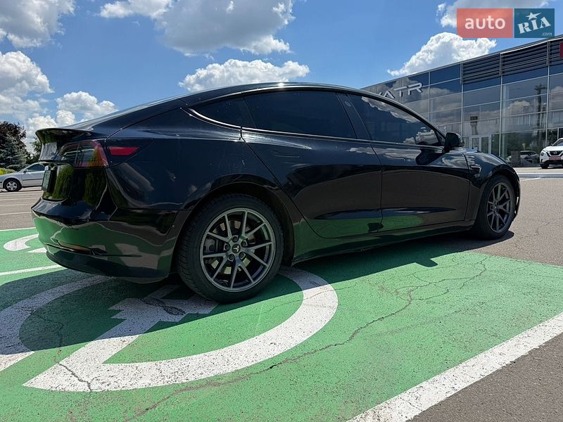 Седан Tesla Model 3 2021 в Полтаві