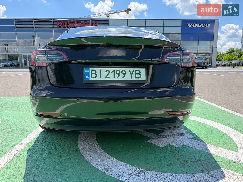 Седан Tesla Model 3 2021 в Полтаві