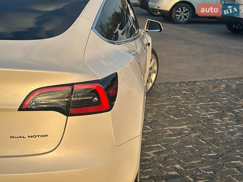 Седан Tesla Model 3 2020 в Харькове