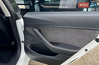 Седан Tesla Model 3 2022 в Луцке