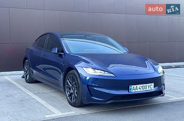 Седан Tesla Model 3 2024 в Киеве