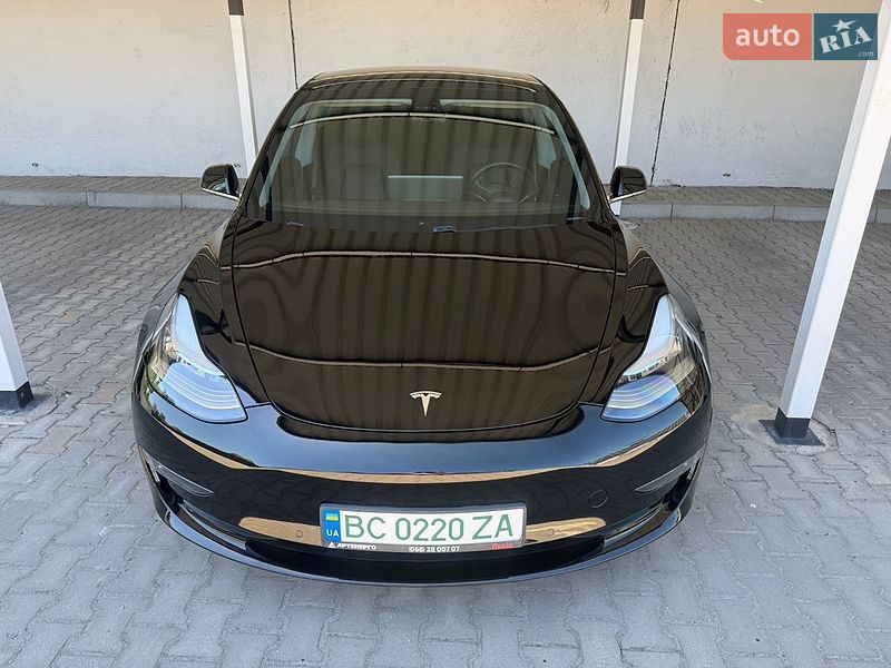 Седан Tesla Model 3 2019 в Шептицькому