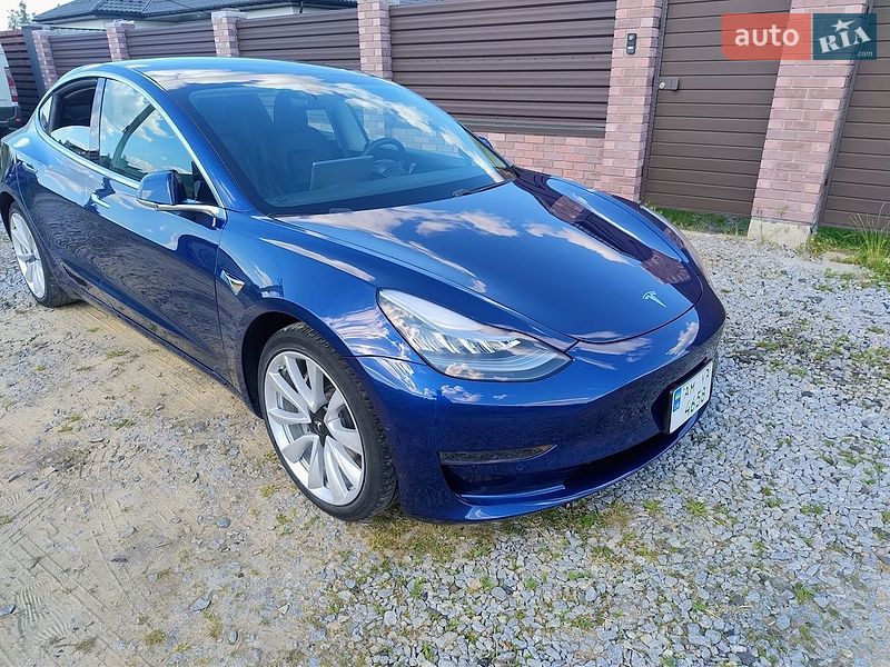 Tesla Model 3 2020