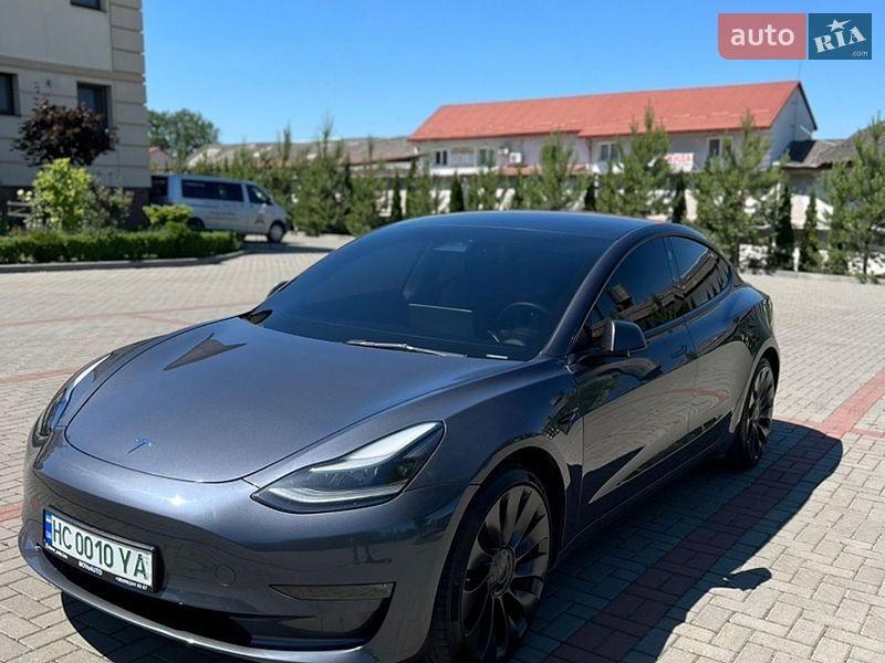 Седан Tesla Model 3 2023 в Золочеве
