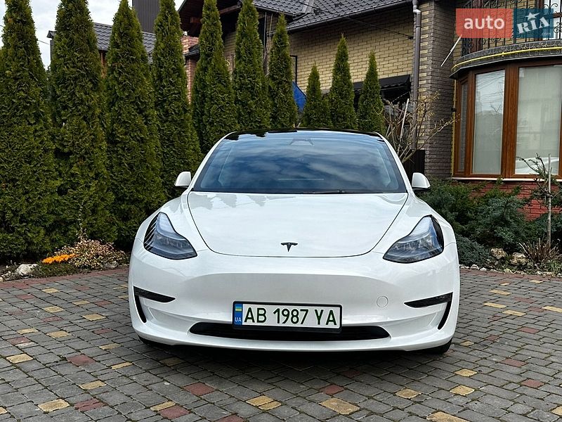 Седан Tesla Model 3 2022 в Вінниці