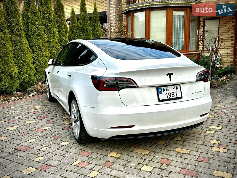 Седан Tesla Model 3 2022 в Вінниці