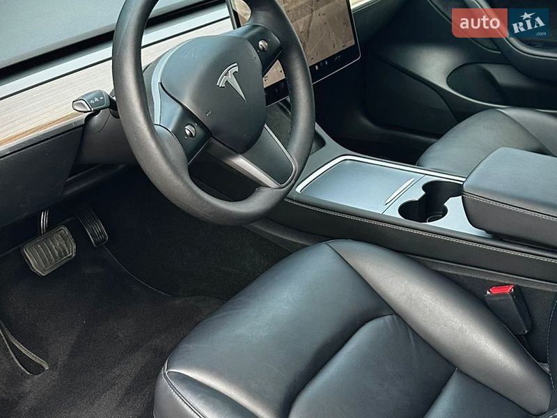 Седан Tesla Model 3 2022 в Вінниці