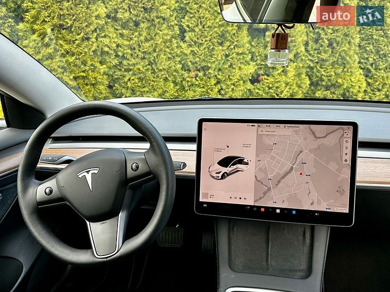 Седан Tesla Model 3 2022 в Вінниці