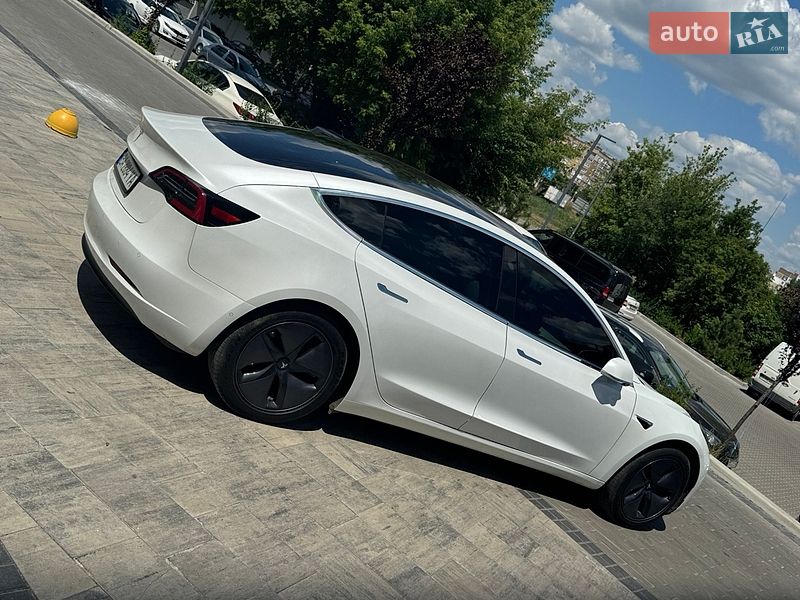 Седан Tesla Model 3 2019 в Кропивницком