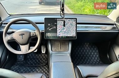 Седан Tesla Model 3 2020 в Вышгороде
