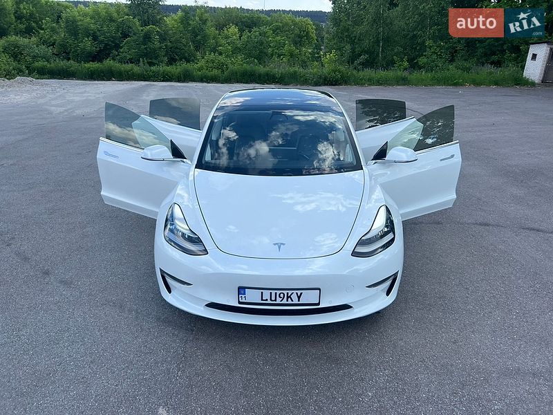 Седан Tesla Model 3 2020 в Житомире