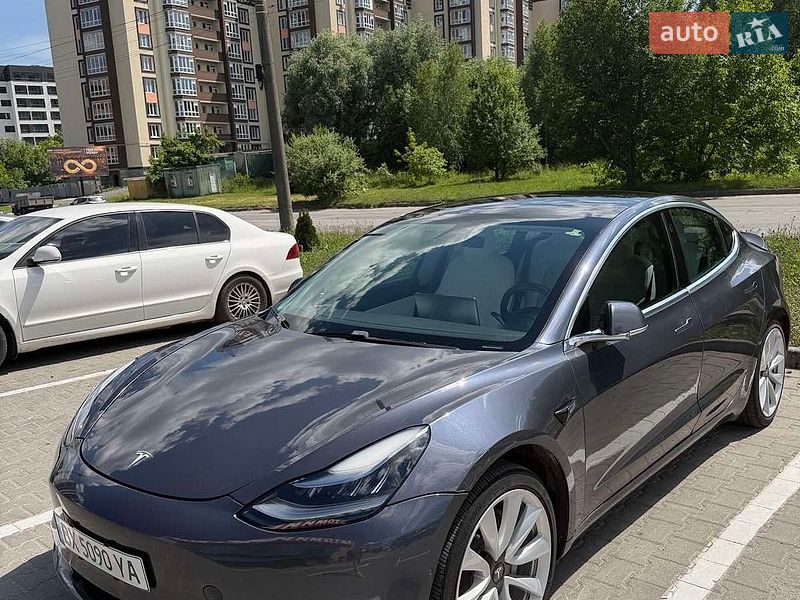 Седан Tesla Model 3 2020 в Хмельницком фото Седан Tesla Model 3 2020 в Хмельницком